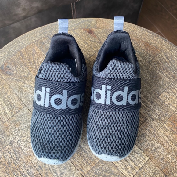 Toddler Adidas tennis shoes - Picture 2 of 3